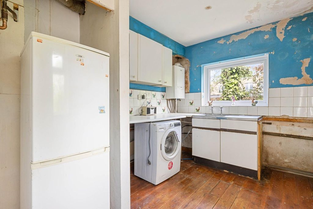 Property photo 3 of 11 171 - Adamsrill Road, Se23 - 7.Jpg