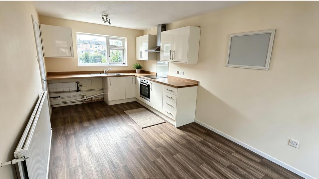Property photo 2 of 10 Kitchen.Png