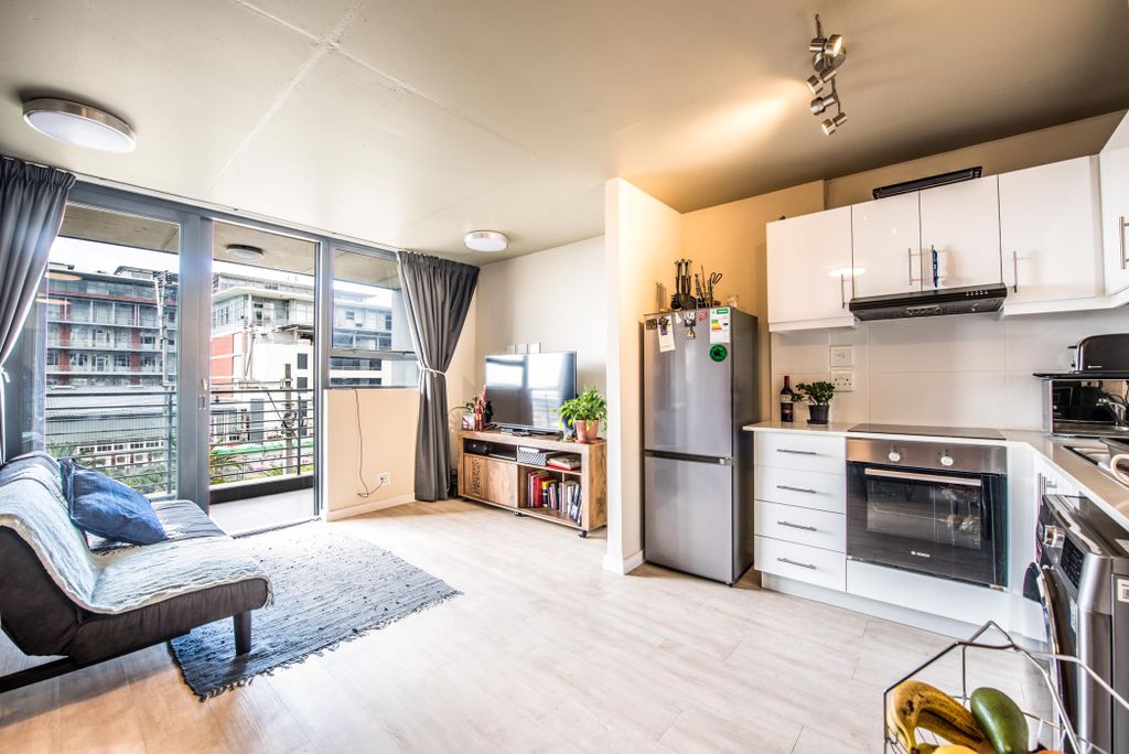 Property photo 1 of 19 Kw1735689