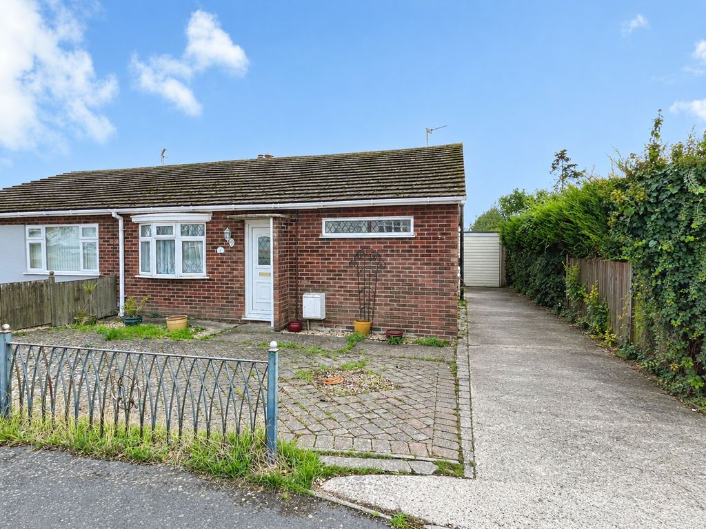 Property photo 1 of 15 Elizabeth Way