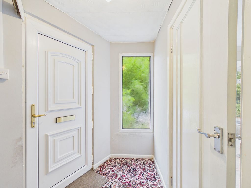 Property photo 2 of 45 Hallway