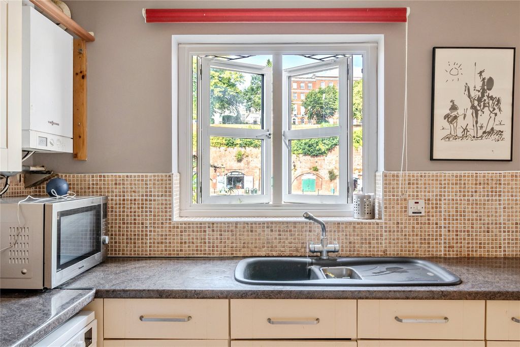 Property photo 3 of 12 Kitchen