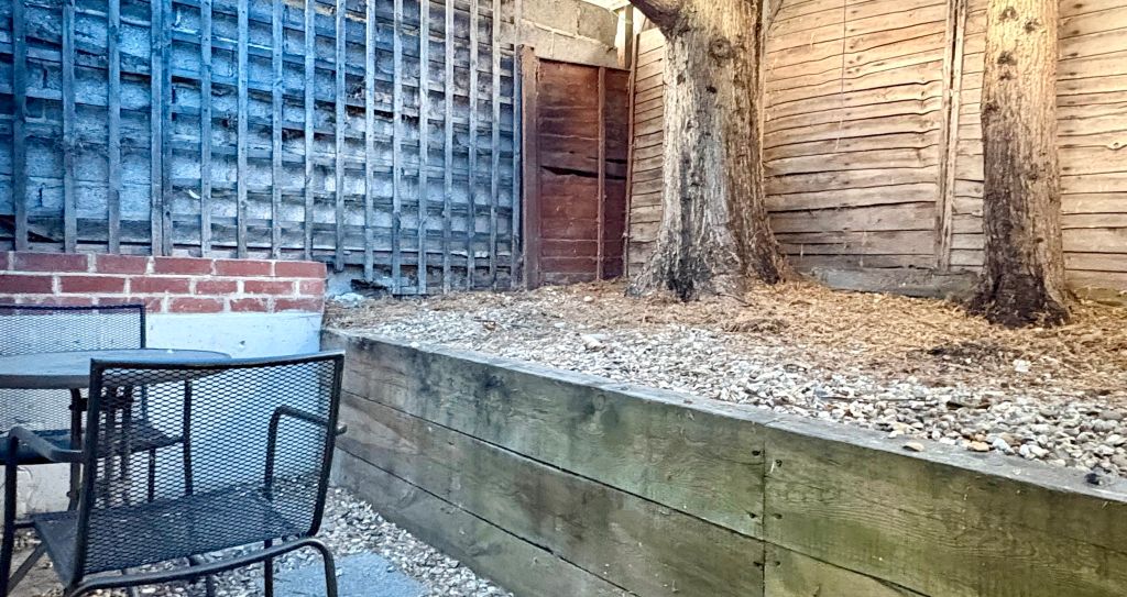 Property photo 3 of 7 Terrace