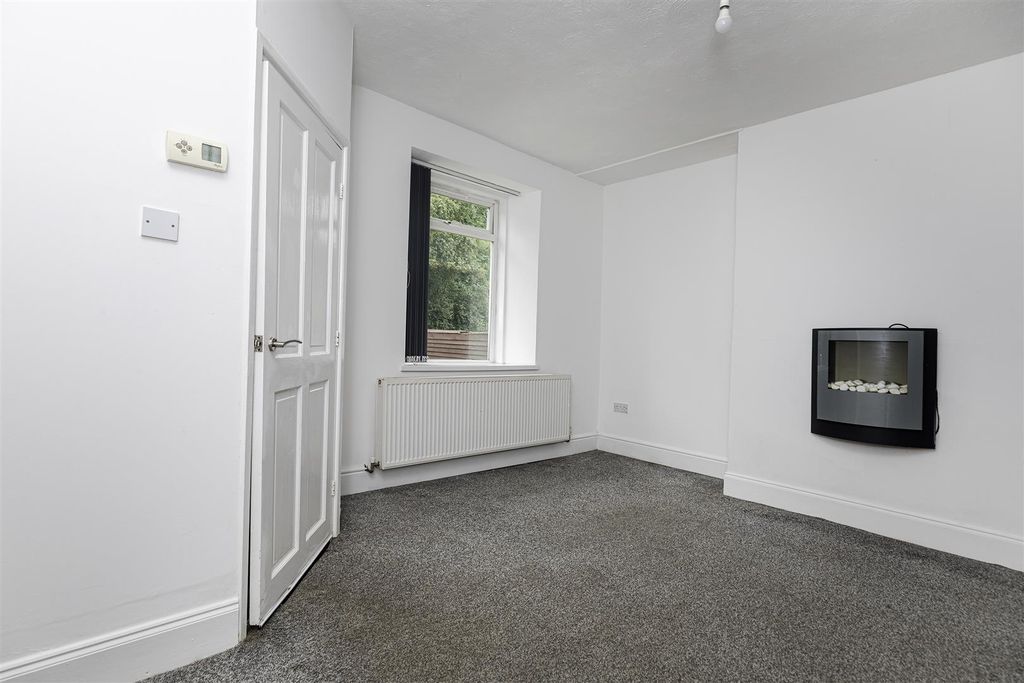 Property photo 2 of 17 Living Room