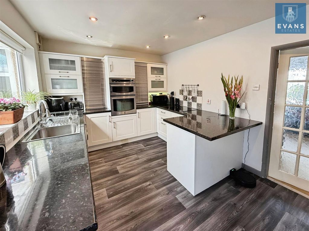Property photo 2 of 16 Kitchen