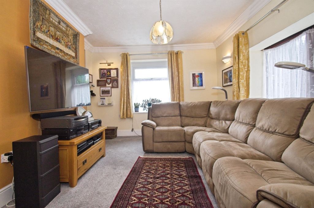 Property photo 3 of 32