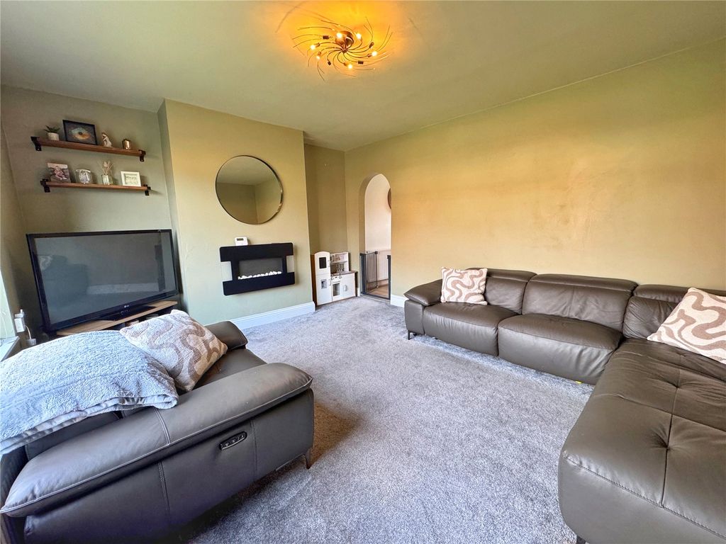 Property photo 2 of 25 Living Room