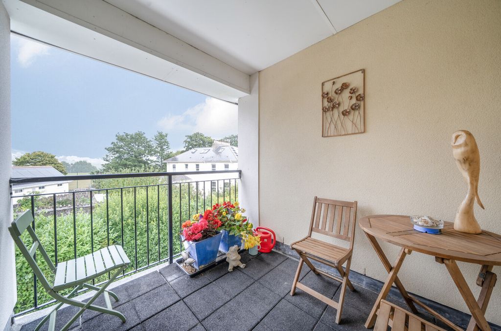 Property photo 3 of 19 3 - Balcony