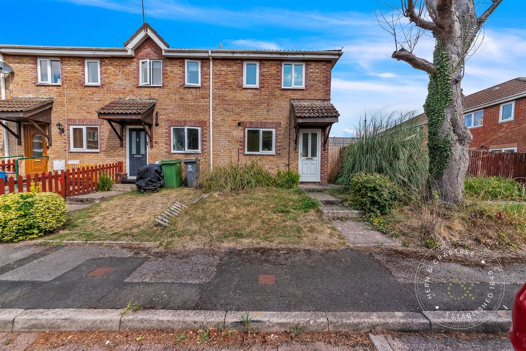 Property photo 1 of 19 Hornchurch-Close-18.Jpg