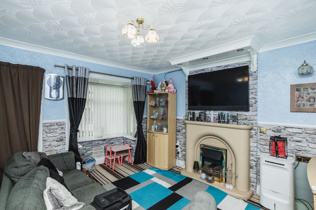 Property photo 2 of 26