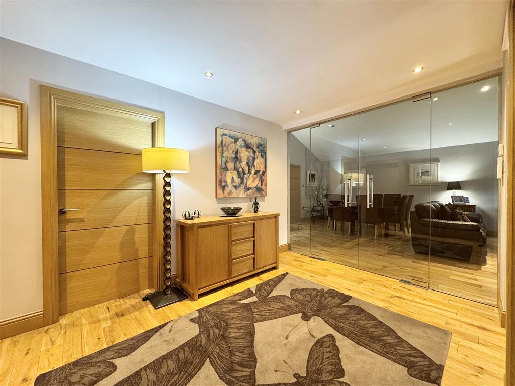 Property photo 3 of 23 Hall