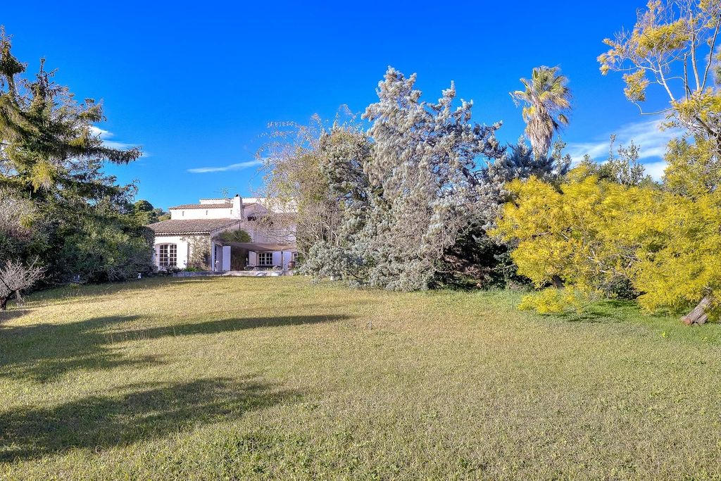 Property photo 1 of 29