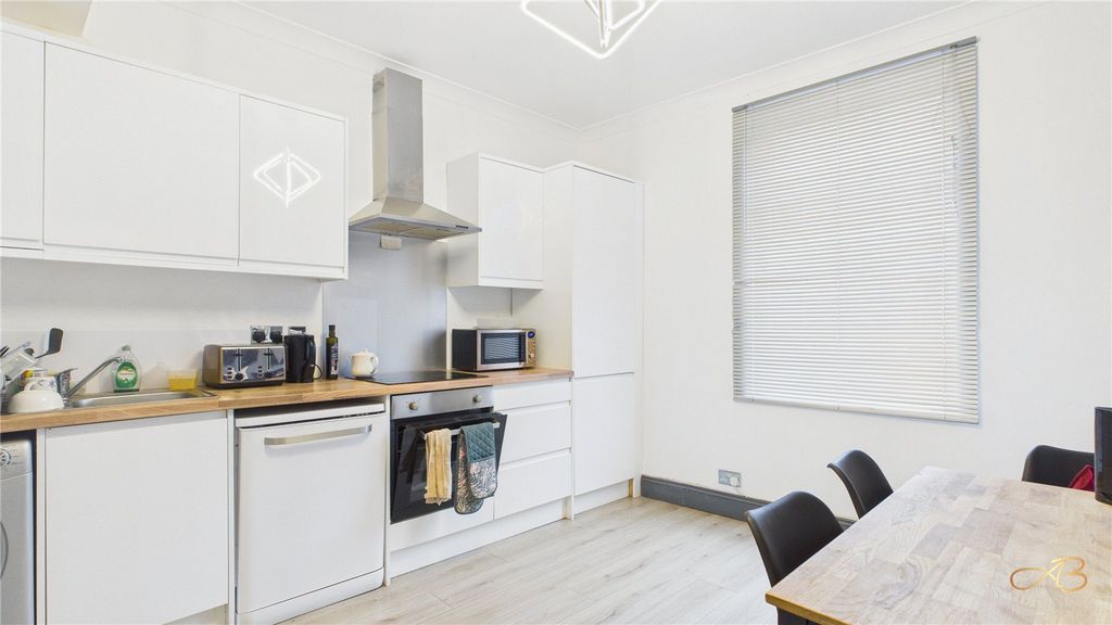 Property photo 1 of 3 Picture No. 02