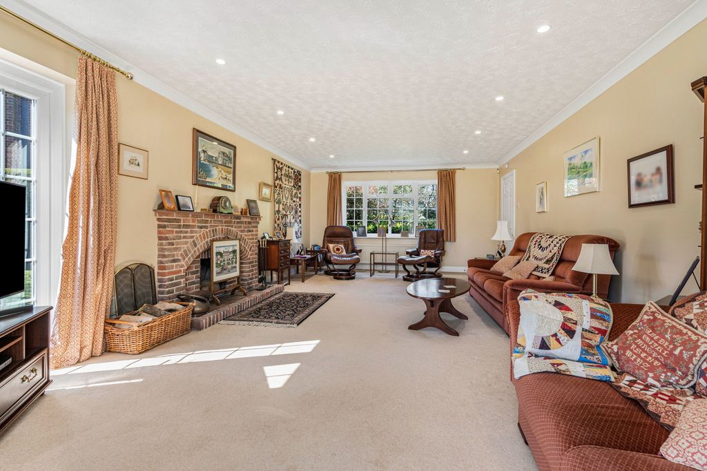Property photo 3 of 13