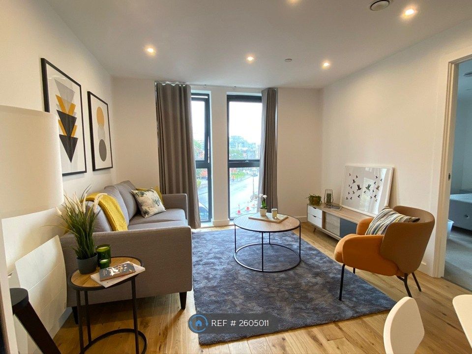 Property photo 1 of 11 Living Room