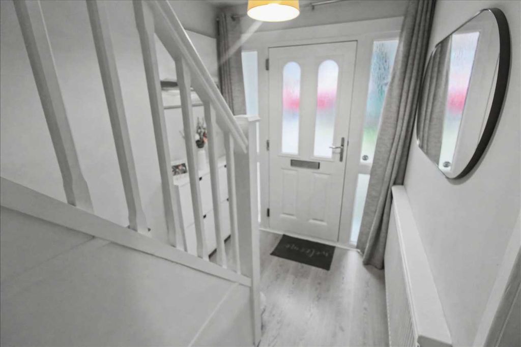 Property photo 2 of 24 Entrance Hallway