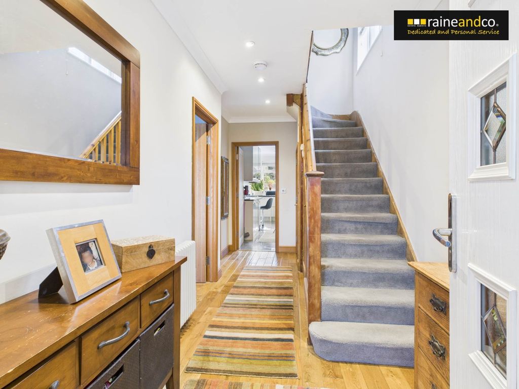 Property photo 2 of 25