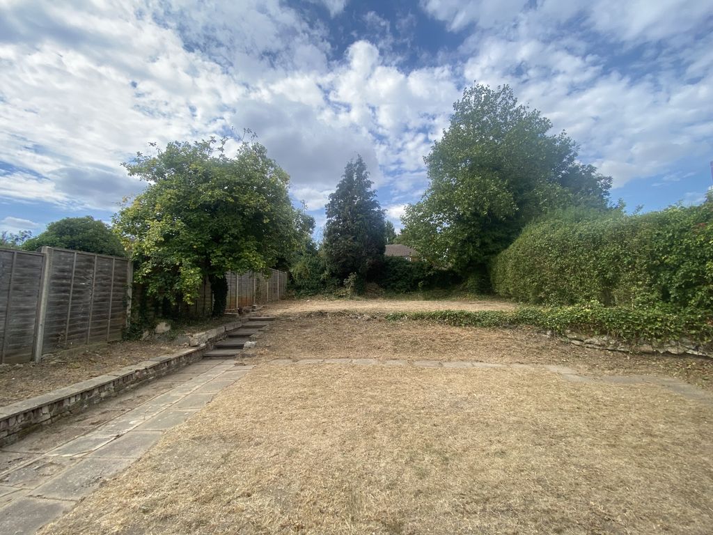 Property photo 3 of 9 Photo 8
