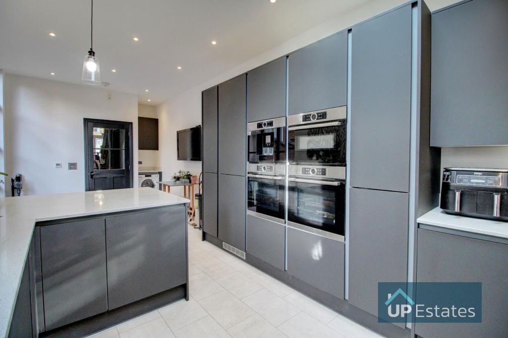 Additional image 4 of 4 bed town house for saleAbingdon House, Grove Street, Leamington Spa CV32