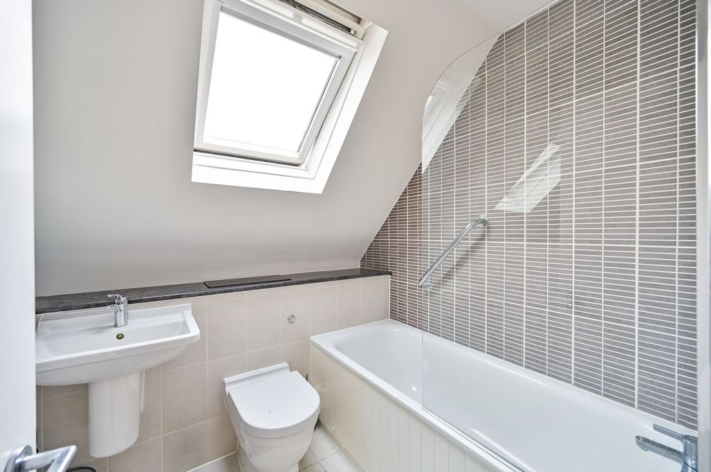 Additional image 14 of 3 bed flat for saleBoulters Lock Island, Maidenhead SL6