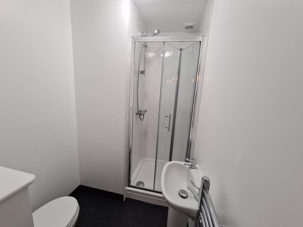 Property photo 2 of 4 Bathroom