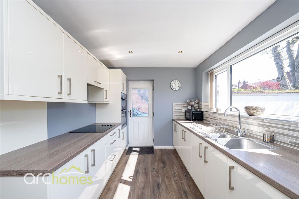 Property photo 3 of 21 Hesketh-8.Jpg