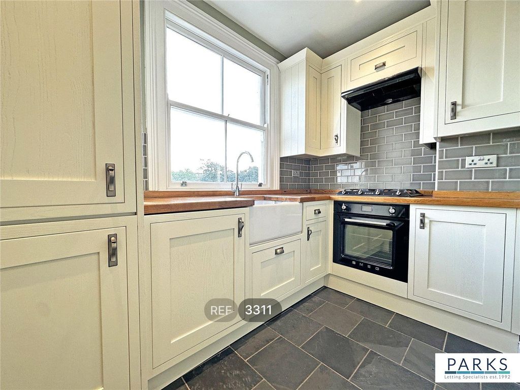 Property photo 3 of 6 Kitchen