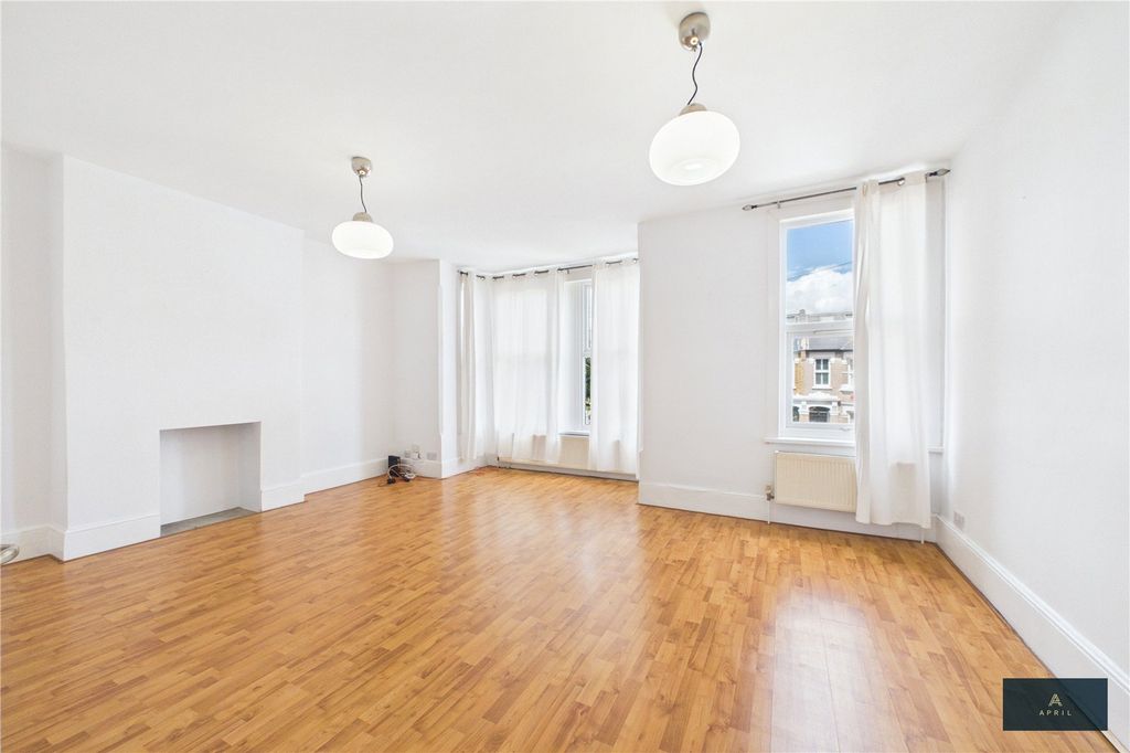Property photo 1 of 18 Picture No. 08