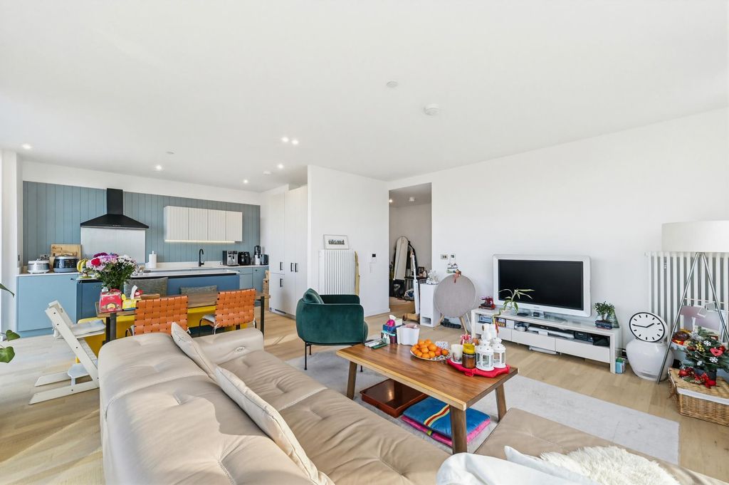 Additional image 11 of 3 bed flat for saleLewis House, The Brentford Project TW8