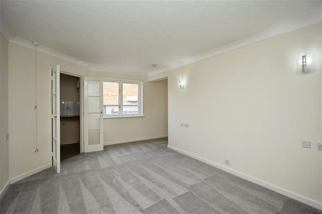 Property photo 1 of 13 (Main)