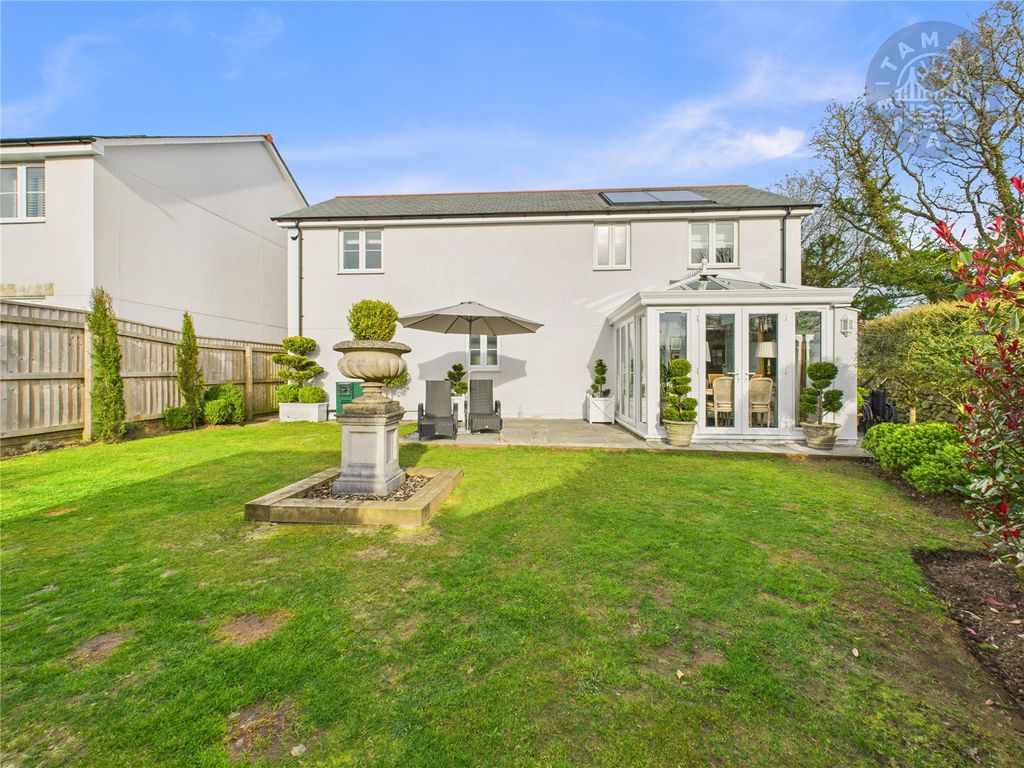 Property photo 3 of 19 Rear Garend