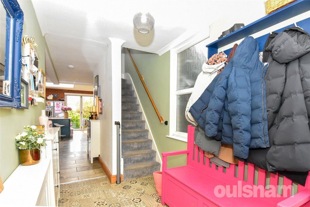 Property photo 2 of 37 Picture No. 13