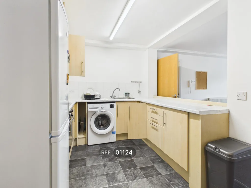 Apartment in Hull, Dairycoates - More