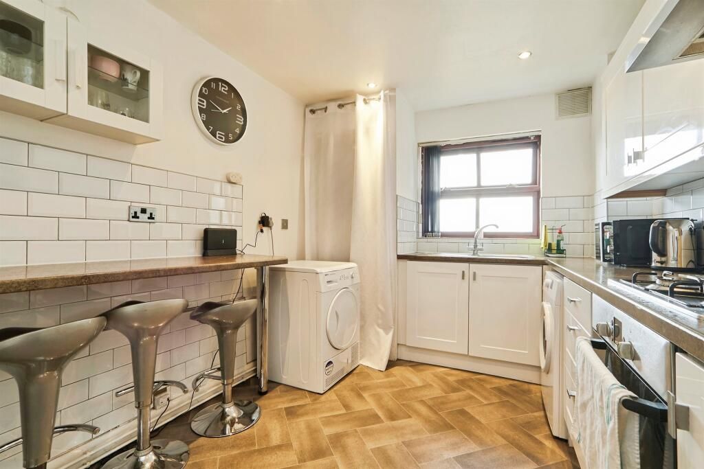 Property photo 2 of 12 Image