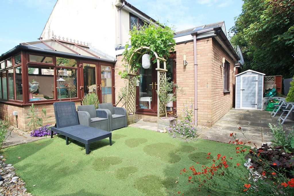 Property photo 2 of 36