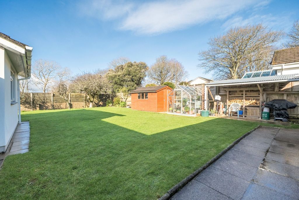 Property photo 3 of 28 Picture No. 35