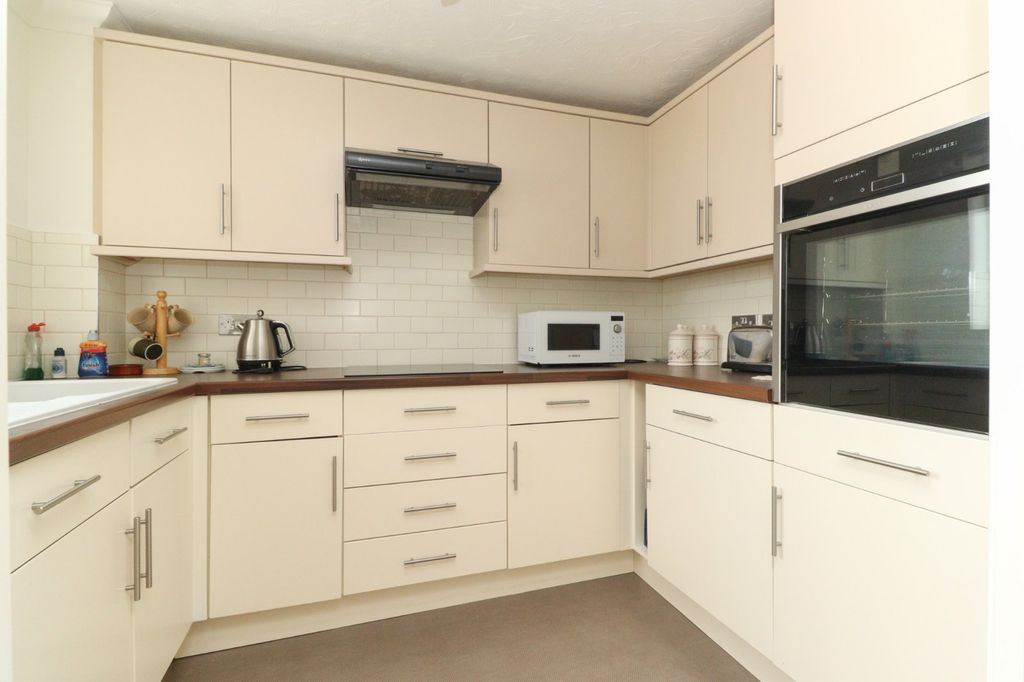 Property photo 2 of 8 Picture 2