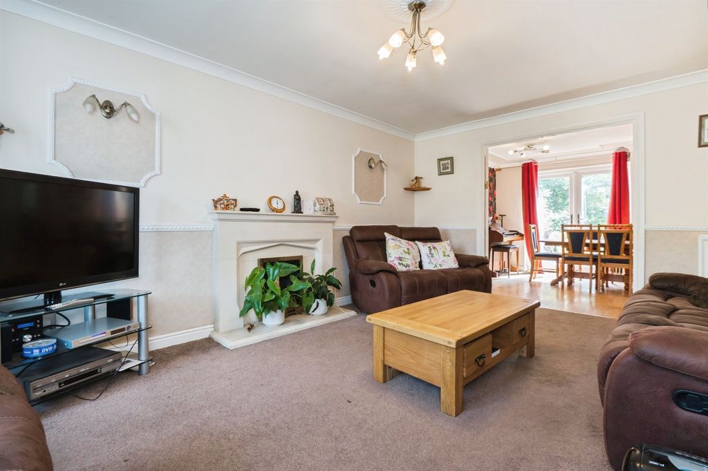 Property photo 2 of 16