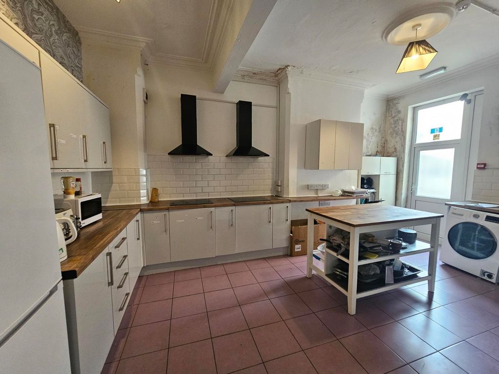 Property photo 3 of 12 Picture No. 06