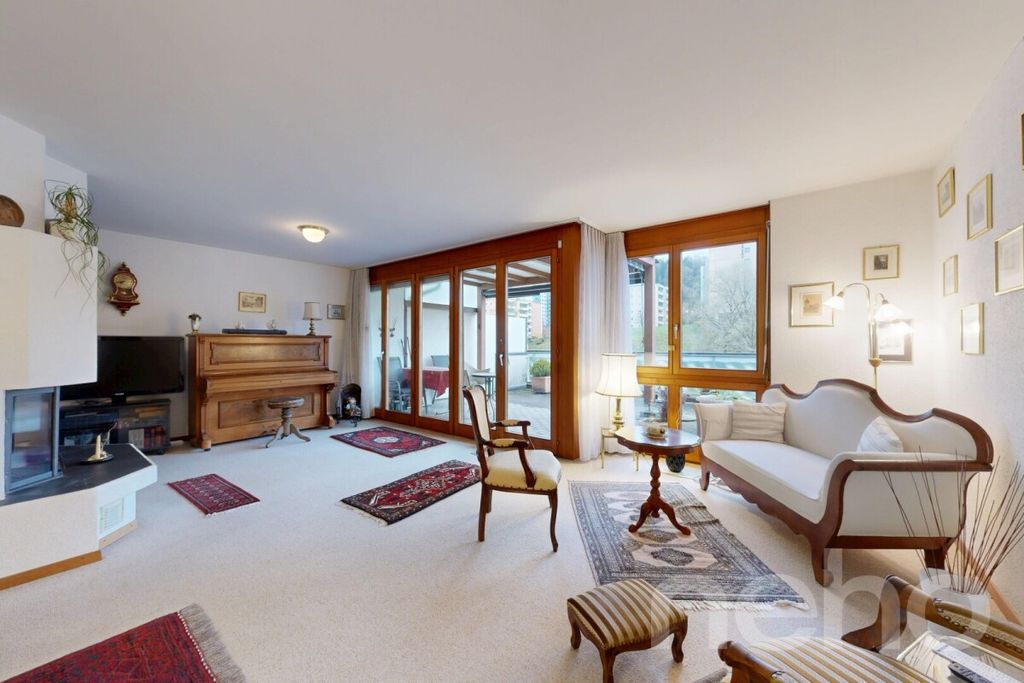 Property photo 2 of 12