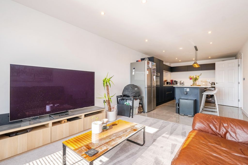 Property photo 3 of 16 Photo