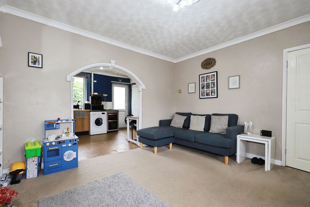 Property photo 3 of 14