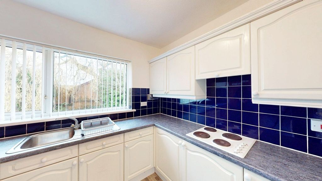 Property photo 3 of 7 Kitchen