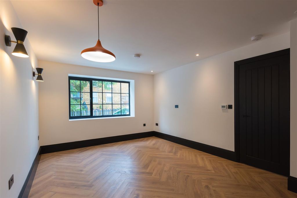 Property photo 1 of 9 Andy HMO -69.Jpg