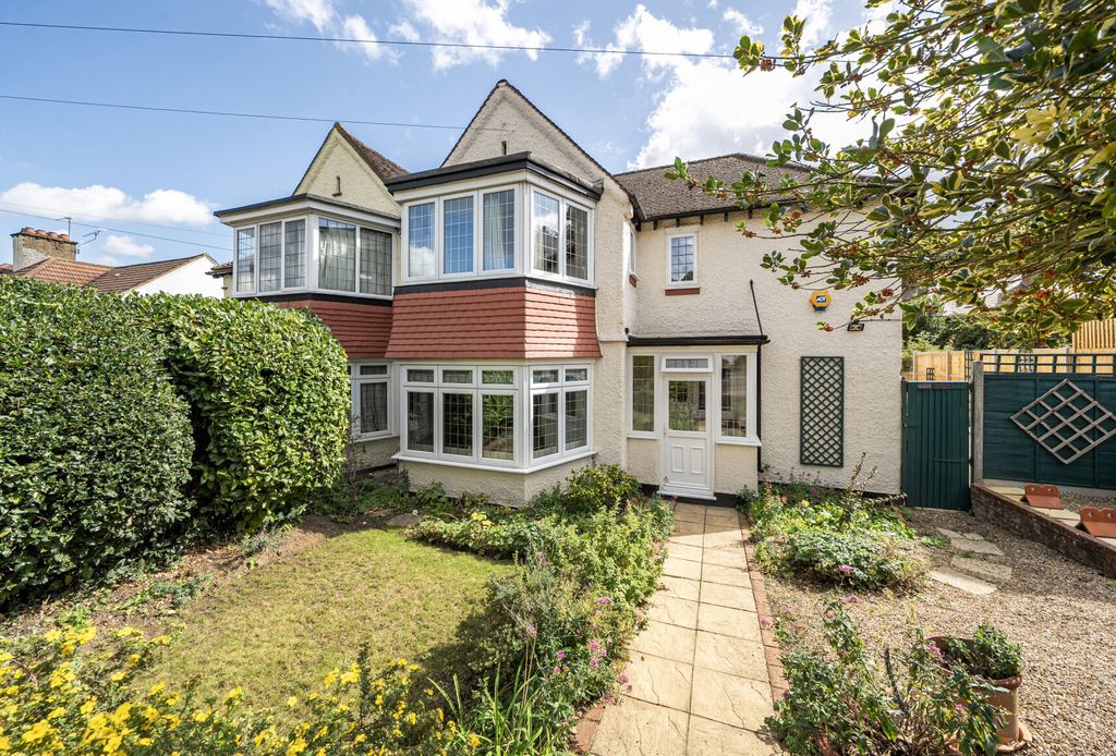 Property photo 1 of 15 External