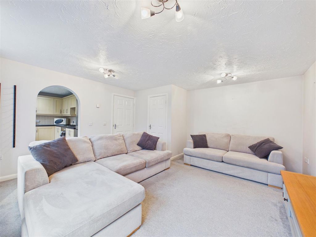 Property photo 2 of 13 Lounge