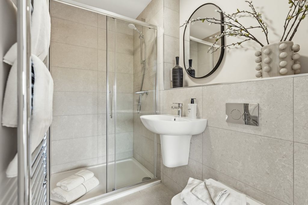 Property photo 3 of 13 En Suite