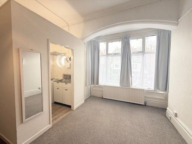 Property photo 3 of 9 Studio Area