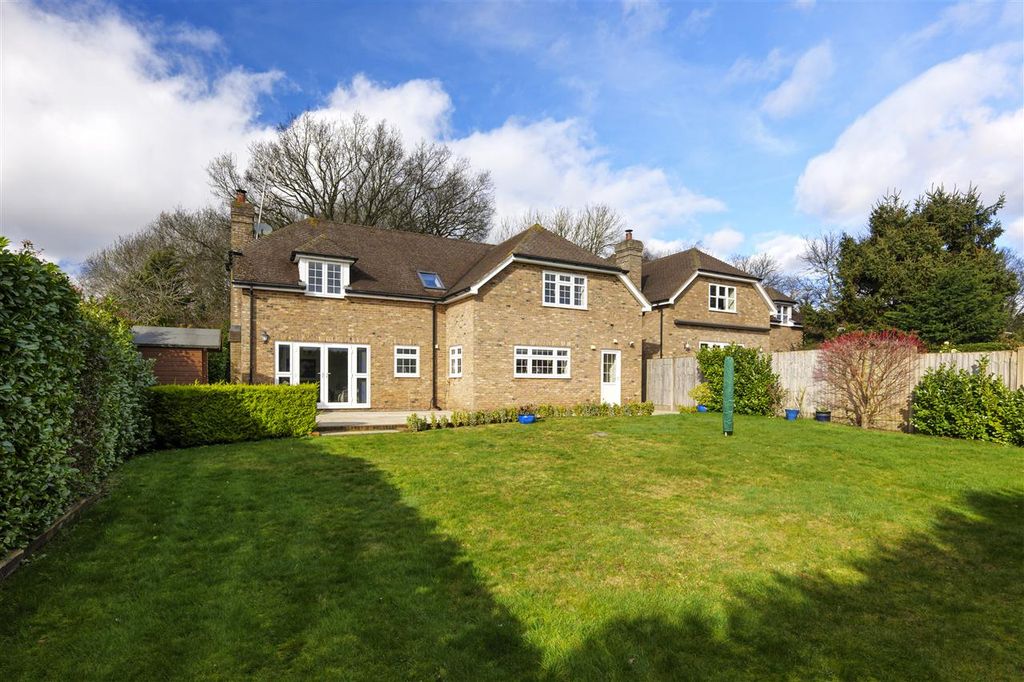 Property photo 2 of 33