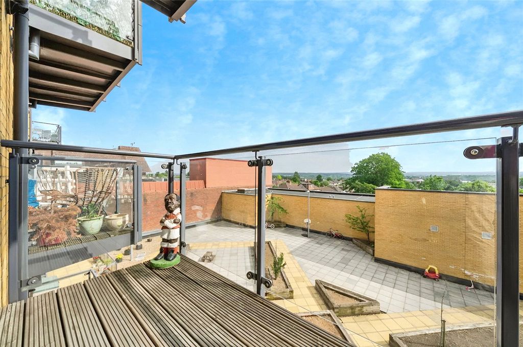 Property photo 2 of 12 Balcony